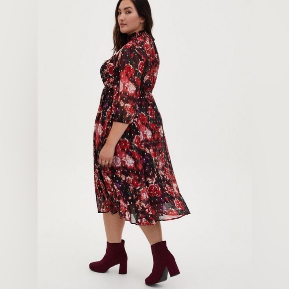 Torrid Floral Chiffon Mock Neck Midi Dress (plus size; size 0) - Picture 2 of 14